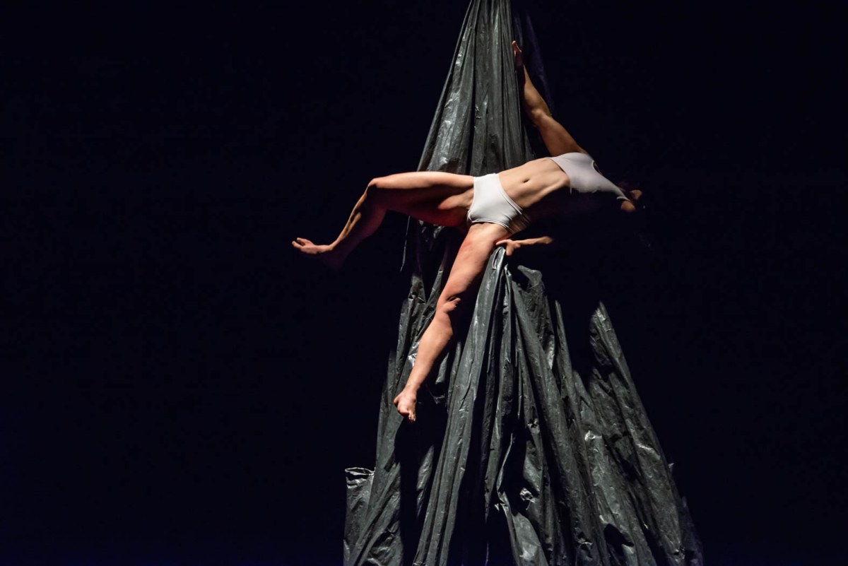 Clara Pedrol: work in progress presentation extended performance - La Central del Cirq