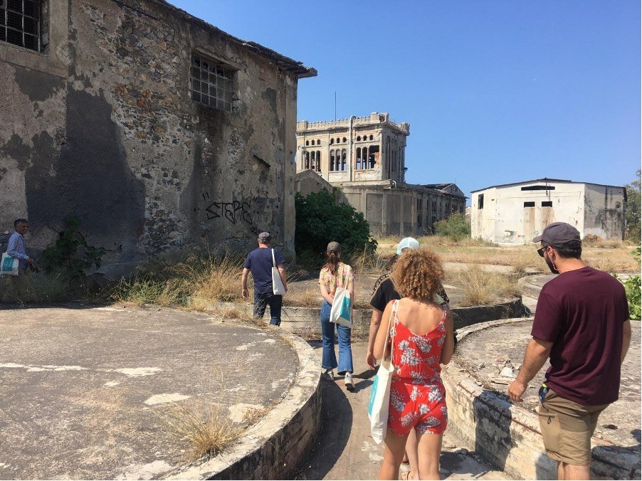 Walk in the area of the abandonned factory for the production of wine and spirits, KRONOS © Dimitra Kanellopoulou, 2022